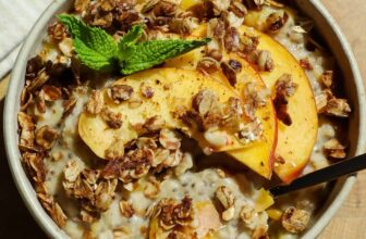 Peach Cobbler Oatmeal – Fit Foodie Finds